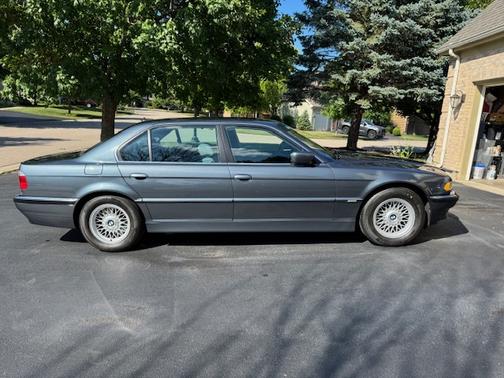 2001 BMW 740 iL