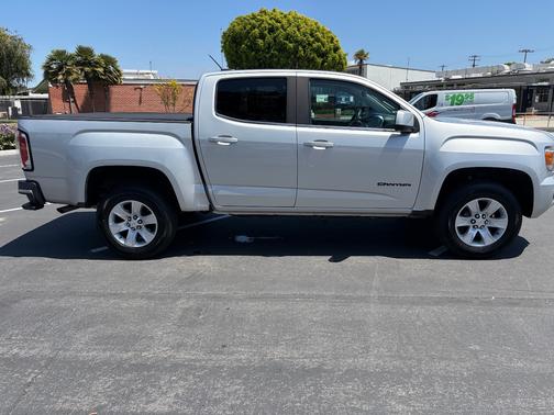 Silver 2018 GMC Canyon SLE