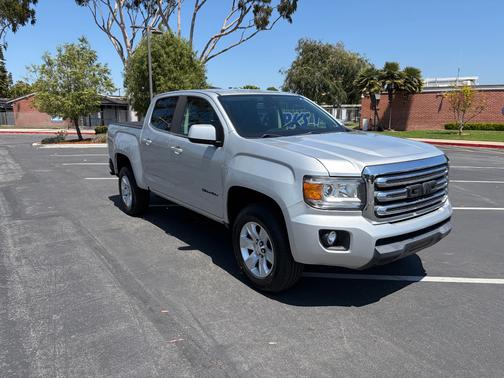 Silver 2018 GMC Canyon SLE