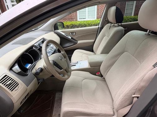 Gray 2011 Nissan Murano SV