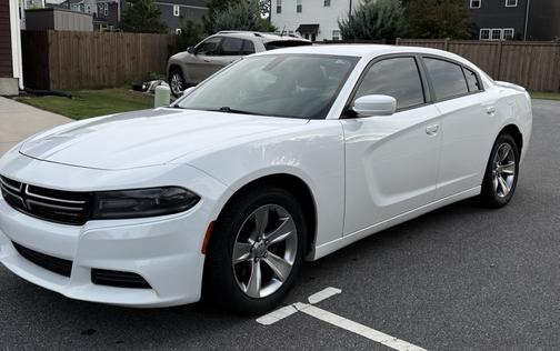 White 2015 Dodge Charger SE