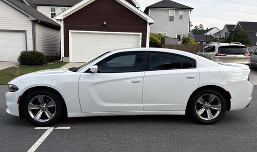 White 2015 Dodge Charger SE