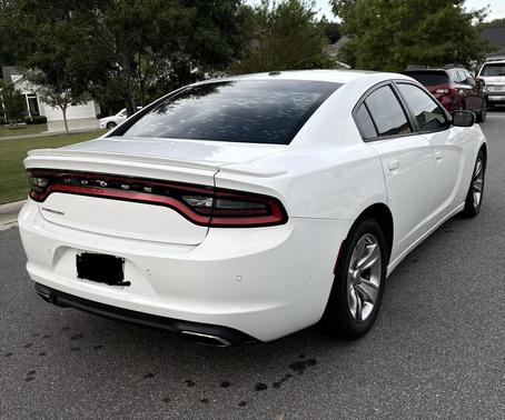 White 2015 Dodge Charger SE