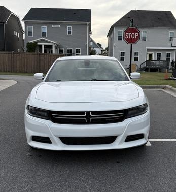 White 2015 Dodge Charger SE
