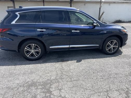 2017 INFINITI QX60 Base