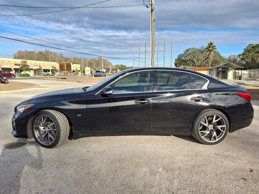 2015 INFINITI Q50 Sport