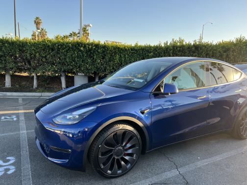 Photo 1 of 8 of 2021 Tesla Model Y Performance