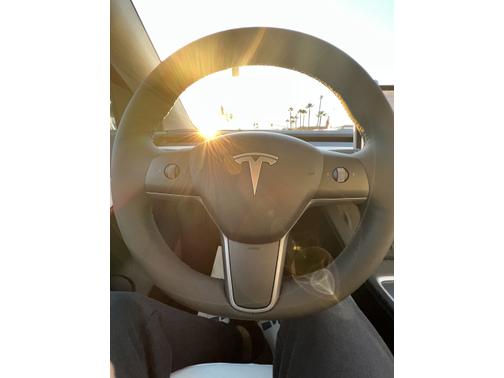 Photo 4 of 8 of 2021 Tesla Model Y Performance