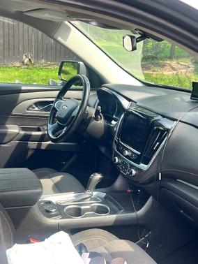 Beige 2020 Chevrolet Traverse LT Cloth