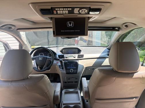 Gray 2015 Honda Odyssey EX-L