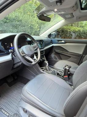 Silver 2023 Volkswagen Taos 1.5T SE