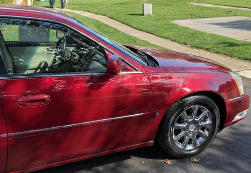 Red 2008 Cadillac DTS Luxury II