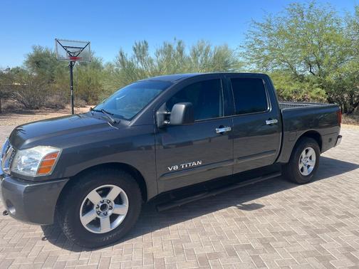 Gray 2006 Nissan Titan SE Crew Cab