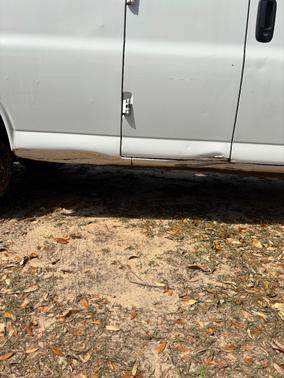 White 2010 Chevrolet Express 2500 Base