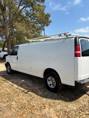 White 2010 Chevrolet Express 2500 Base