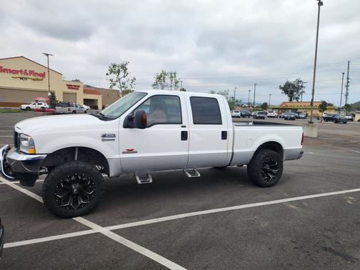 2004 Ford F-250 Lariat Crew Cab Super Duty