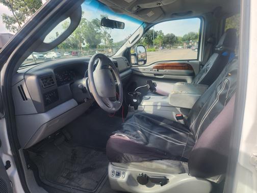 2004 Ford F-250 Lariat Crew Cab Super Duty