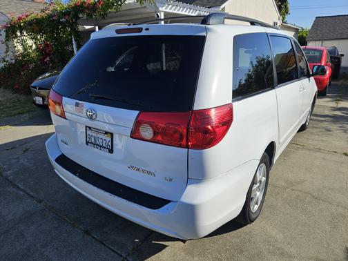 2009 Toyota Sienna LE