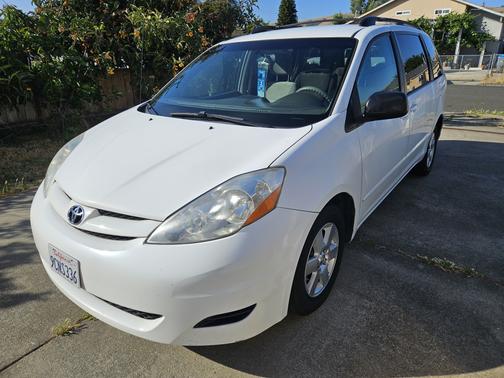 2009 Toyota Sienna LE