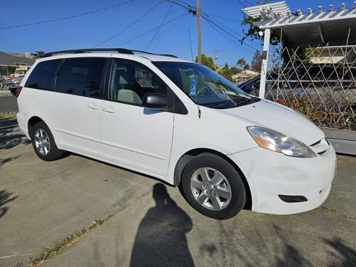 2009 Toyota Sienna LE