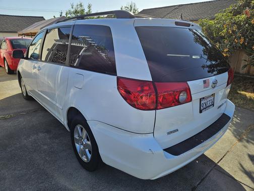 2009 Toyota Sienna LE