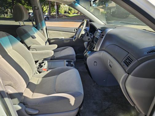 2009 Toyota Sienna LE