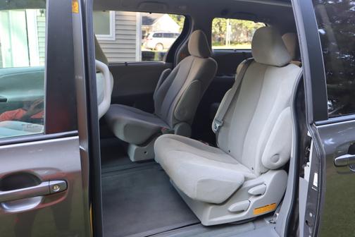 2011 Toyota Sienna LE