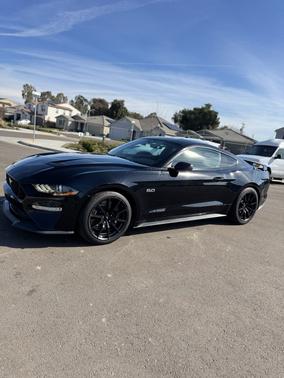 Black 2018 Ford Mustang GT Premium
