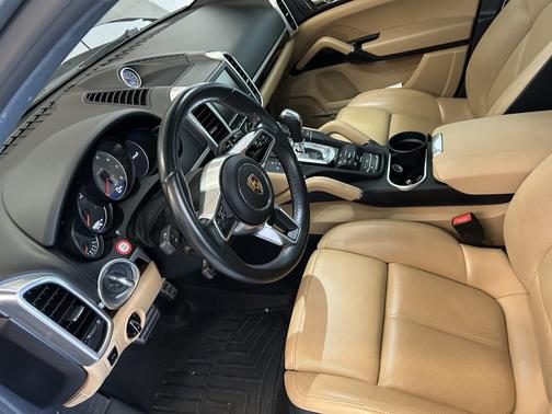 2016 Porsche Cayenne Cayenne S