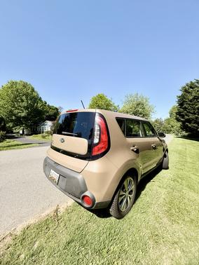 Brown 2015 Kia Soul +
