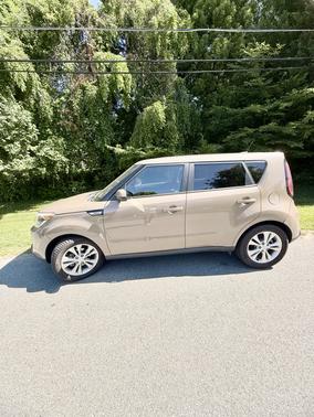 Brown 2015 Kia Soul +