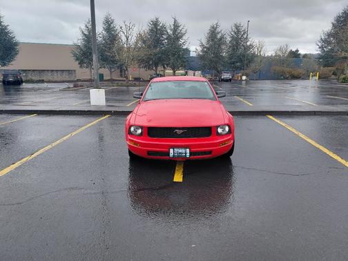 2007 Ford Mustang Deluxe