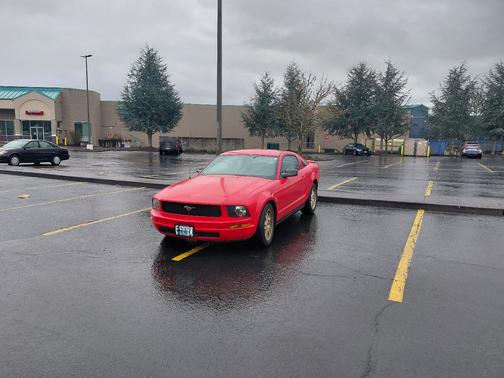2007 Ford Mustang Deluxe