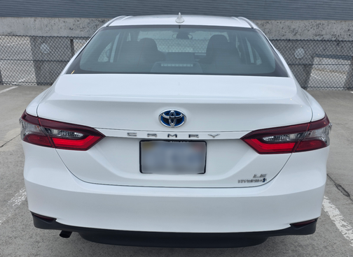 2022 Toyota Camry Hybrid LE