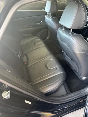 Black 2024 Hyundai ELANTRA Limited