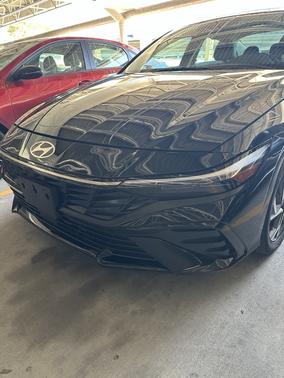 Black 2024 Hyundai ELANTRA Limited