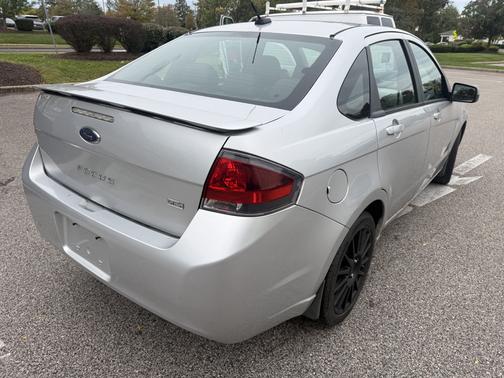 Silver 2010 Ford Focus SES