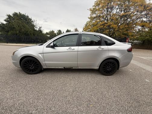 Silver 2010 Ford Focus SES