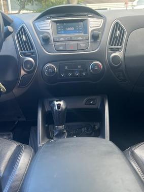Black 2015 Hyundai TUCSON SE