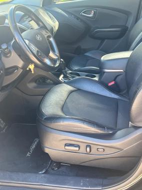 Black 2015 Hyundai TUCSON SE