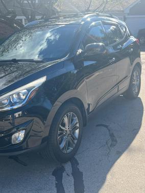 Black 2015 Hyundai TUCSON SE