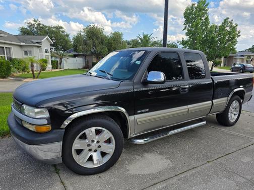Black 2000 Chevrolet Silverado 1500 LS Extended Cab
