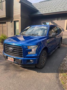 Blue 2017 Ford F-150 XLT