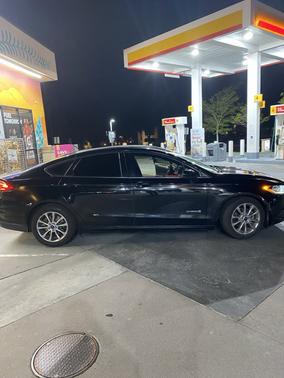 2017 Ford Fusion Hybrid SE