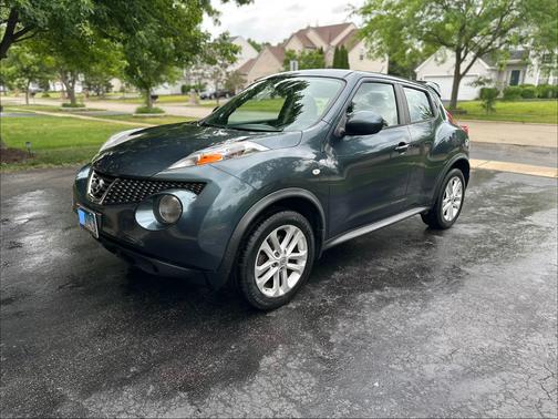 Blue 2014 Nissan Juke S