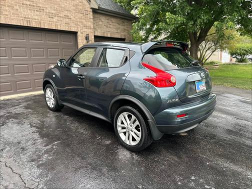 Blue 2014 Nissan Juke S