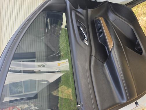 White 2021 GMC Acadia SLE