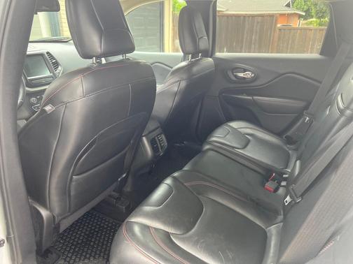White 2016 Jeep Cherokee Trailhawk