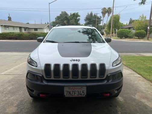 White 2016 Jeep Cherokee Trailhawk