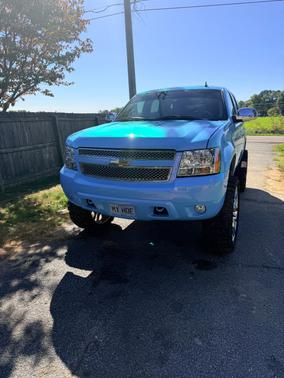 Blue 2010 Chevrolet Tahoe LT